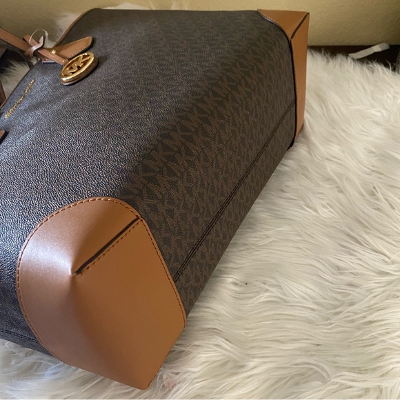 New Michael Kors Eva Large Logo Tote Bag - Picture 2 of 12